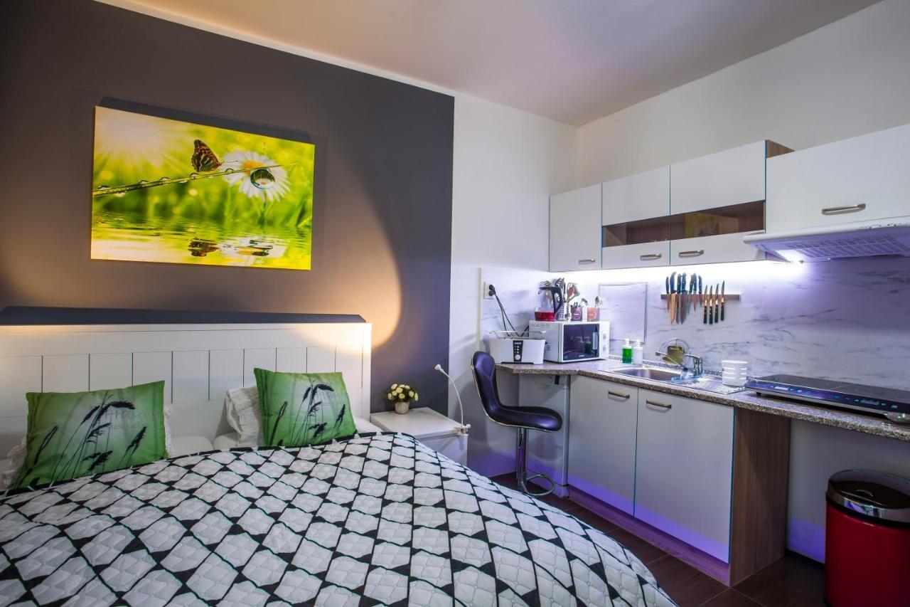 Studio Apartment Petrzalka Air-Conditioned 24H Check-In 브라티슬라바 외부 사진