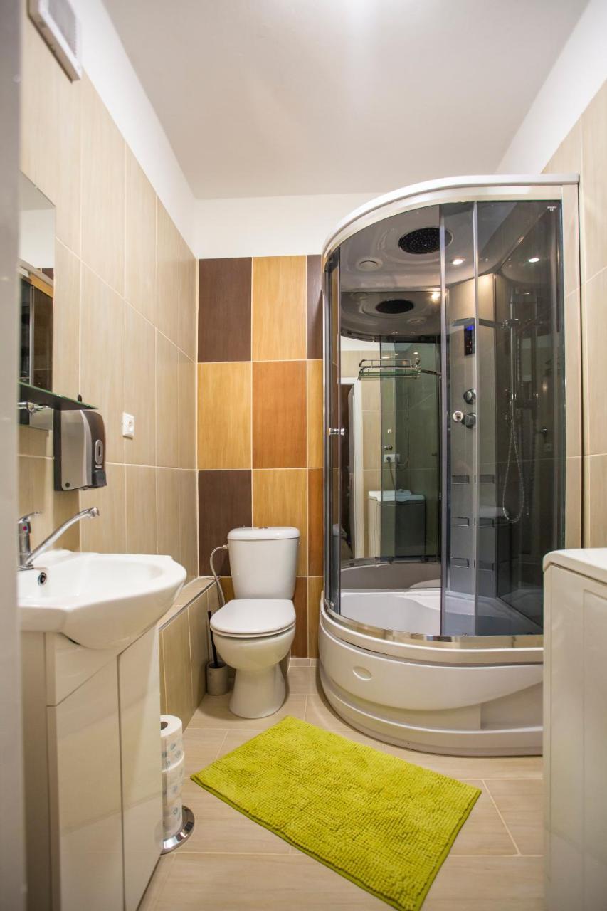 Studio Apartment Petrzalka Air-Conditioned 24H Check-In 브라티슬라바 외부 사진